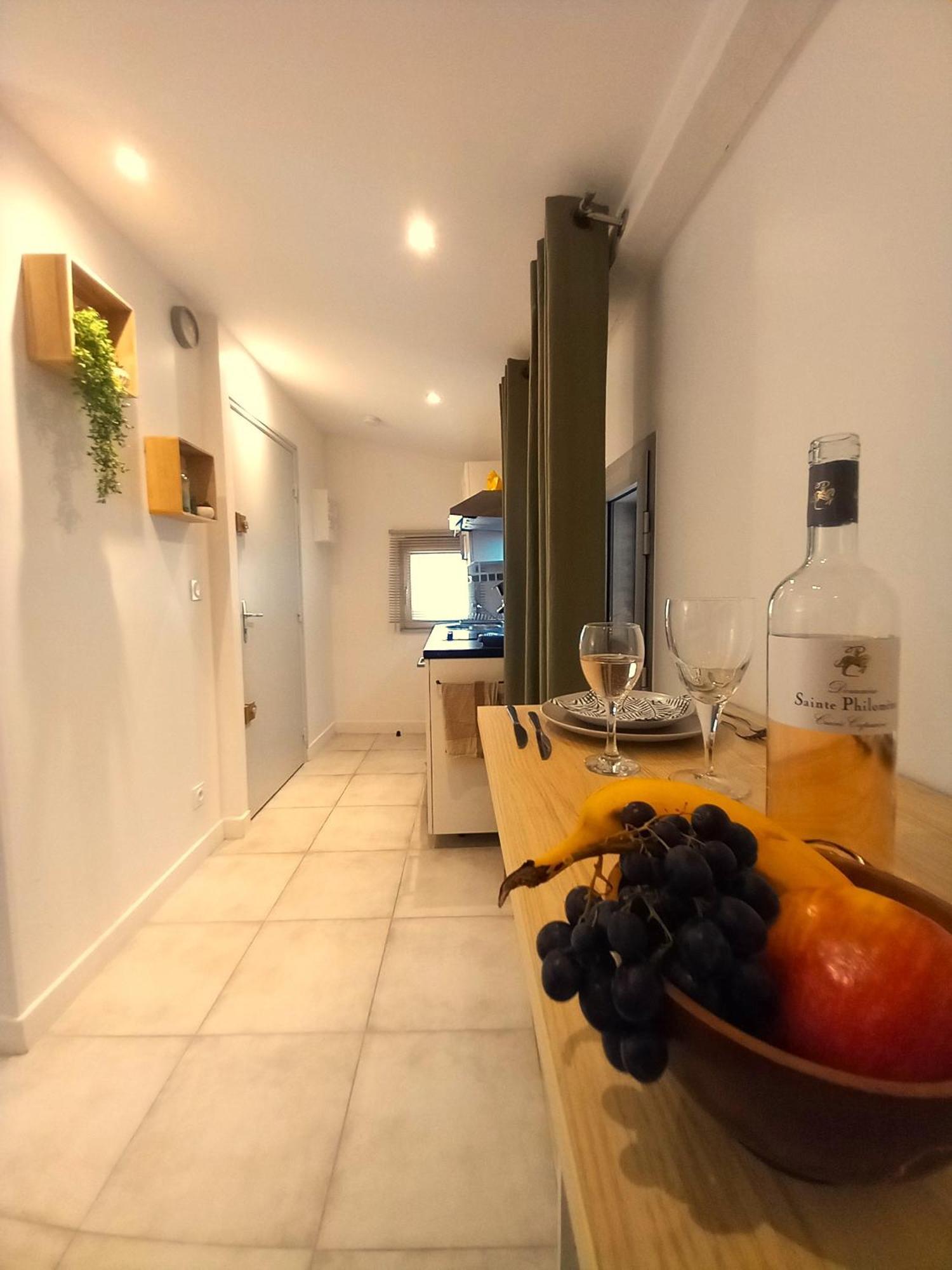 #3 Studio # Place Charmante Toulon Bagian luar foto
